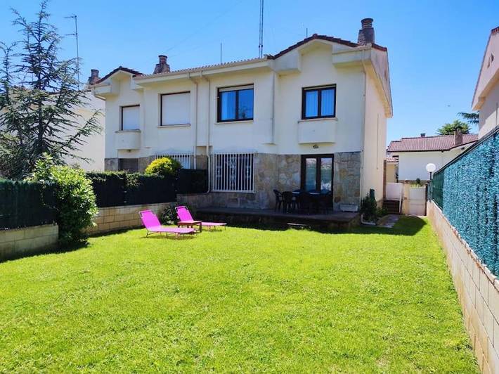 Apartamento para 6 personas, con Terraza y Jardín además de Piscina y Vistas en Casalarreina