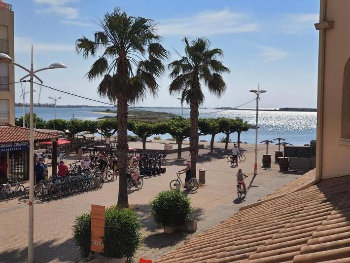 Appartement de vacances pour 4 personnes, avec piscine ainsi que vue et terrasse, animaux acceptés