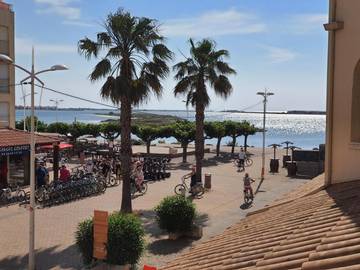 Gîte pour 4 personnes, avec terrasse ainsi que piscine et vue, animaux acceptés dans Plage du Grazel