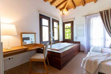 Villa for 6 People in Skiathos, Decentralized Administration of Thessaly - Central Greece, Photo 3