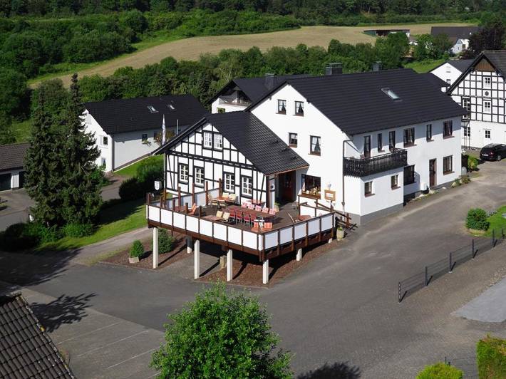 Hotel, mit Terrasse