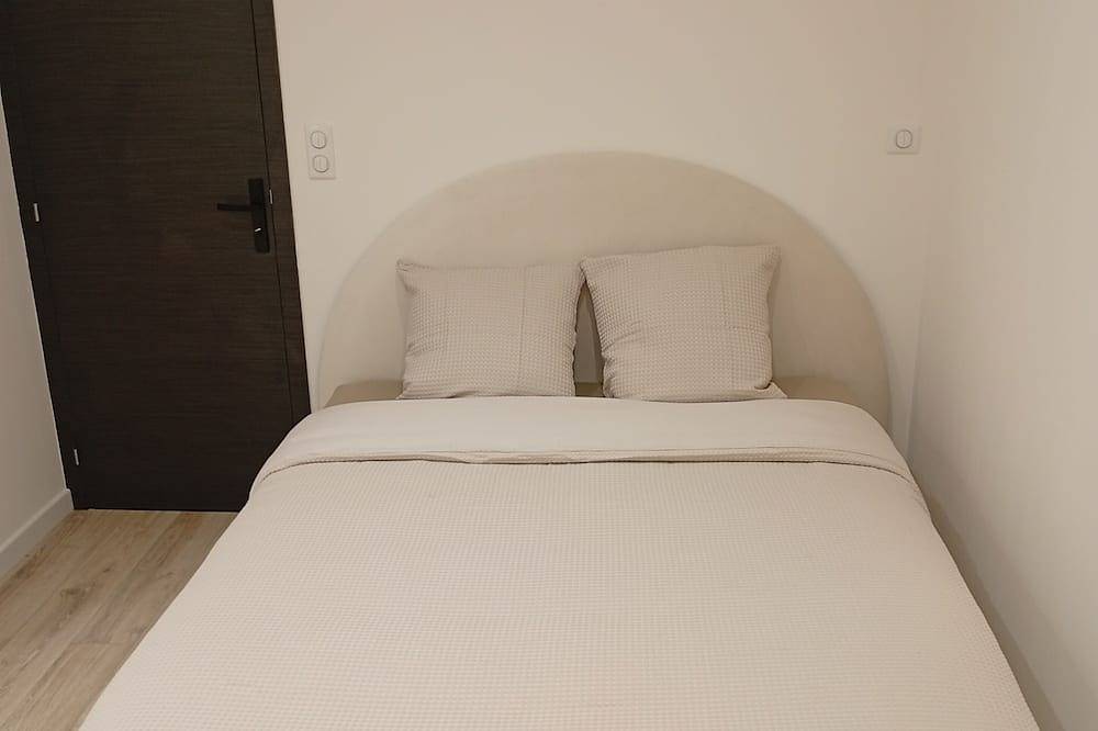 Entire apartment, Cosy, designer cocoon, city center + quiet location. in Périgueux, Périgord Blanc