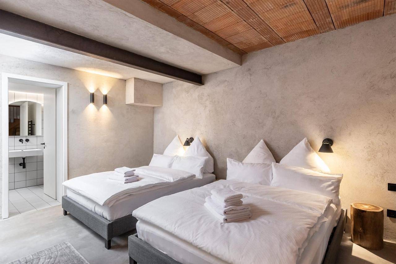 Geheel appartement, Concrete Loft Duplex -40sqm- near Antonplatz in Weissensee (Berlin), Berlijn
