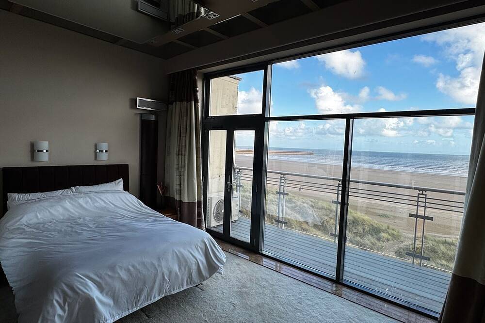 Exceptional luxury 5-Bed, 3-bathroom  Beachfront Townhouse - Swansea Marina in Swansea, Région de Swansea
