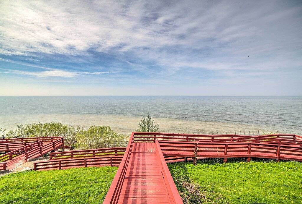 Geneva Cottage w / Patio - Schritte vom Eriesee! in Geneva-on-the-Lake, Ashtabula County