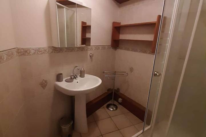 Location de vacances pour 6 personnes, avec terrasse ainsi que piscine et jardin, animaux acceptés à Saint-Martin-de-Juillers - 4