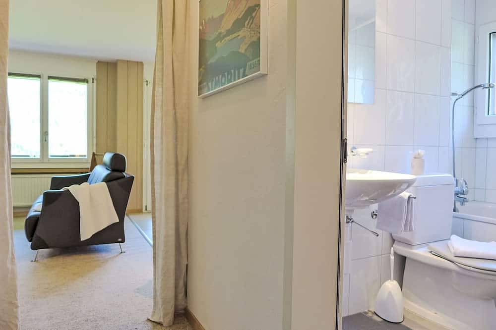 Appartement entier, Confortable appartement pour 2 personnes avec Wifi, Tv, balcon et vue panoramique in Schwendi b. Grindelwald, Grindelwald