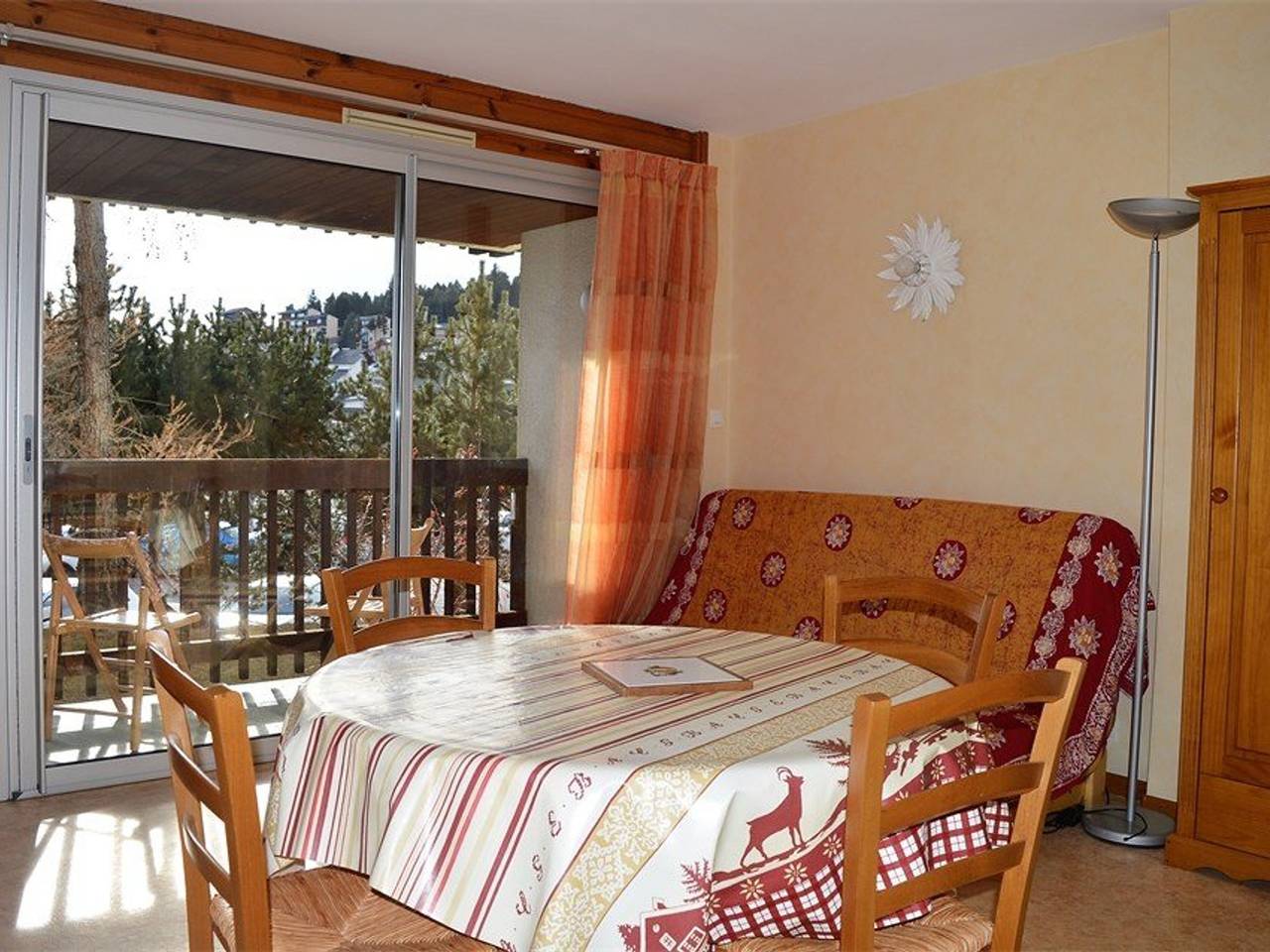 Ganze Wohnung, Gemütliche 2-Zimmer-Wohnung für 6 Personen, Südwest-Terrasse, nahe Skiliften, Haustiere erlaubt in Bolquère, Parc naturel régional des Pyrénées catalanes