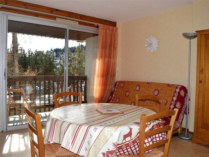 Ganze Wohnung, Gemütliche 2-Zimmer-Wohnung für 6 Personen, Südwest-Terrasse, nahe Skiliften, Haustiere erlaubt in Bolquère, Parc naturel régional des Pyrénées catalanes