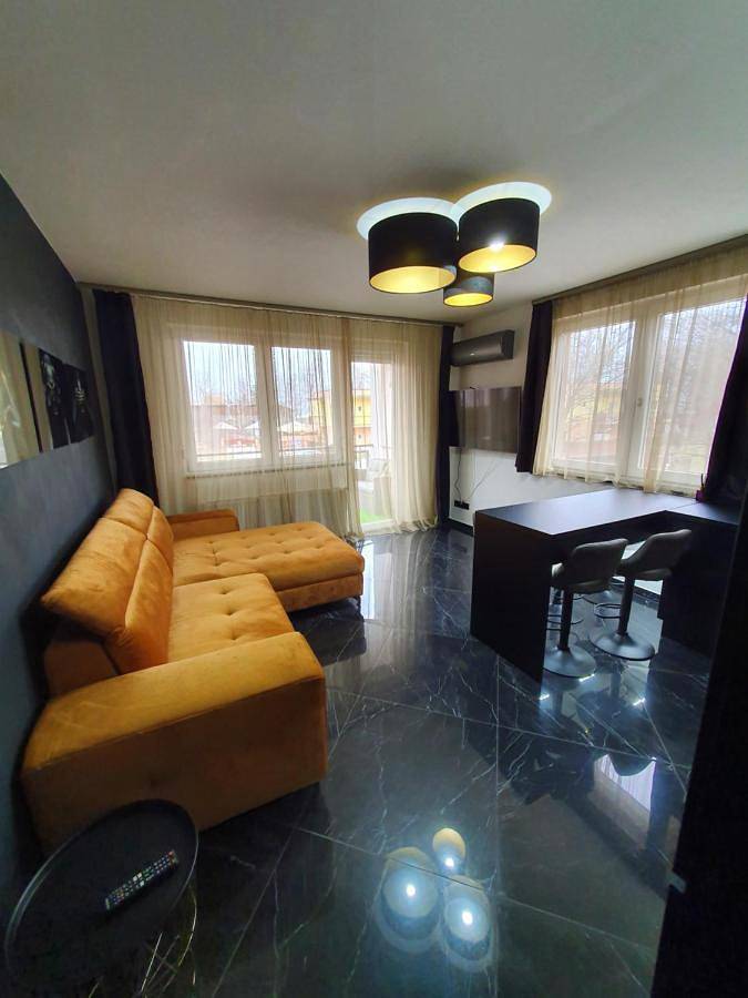 Ferienwohnung für 6 Personen, mit Balkon und Whirlpool sowie Terrasse und Garten in Siofok - 3