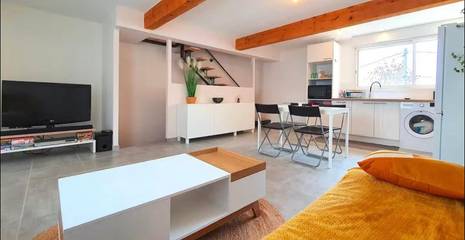 Gîte pour 4 personnes, avec jardin ainsi que vue et terrasse à Savasse