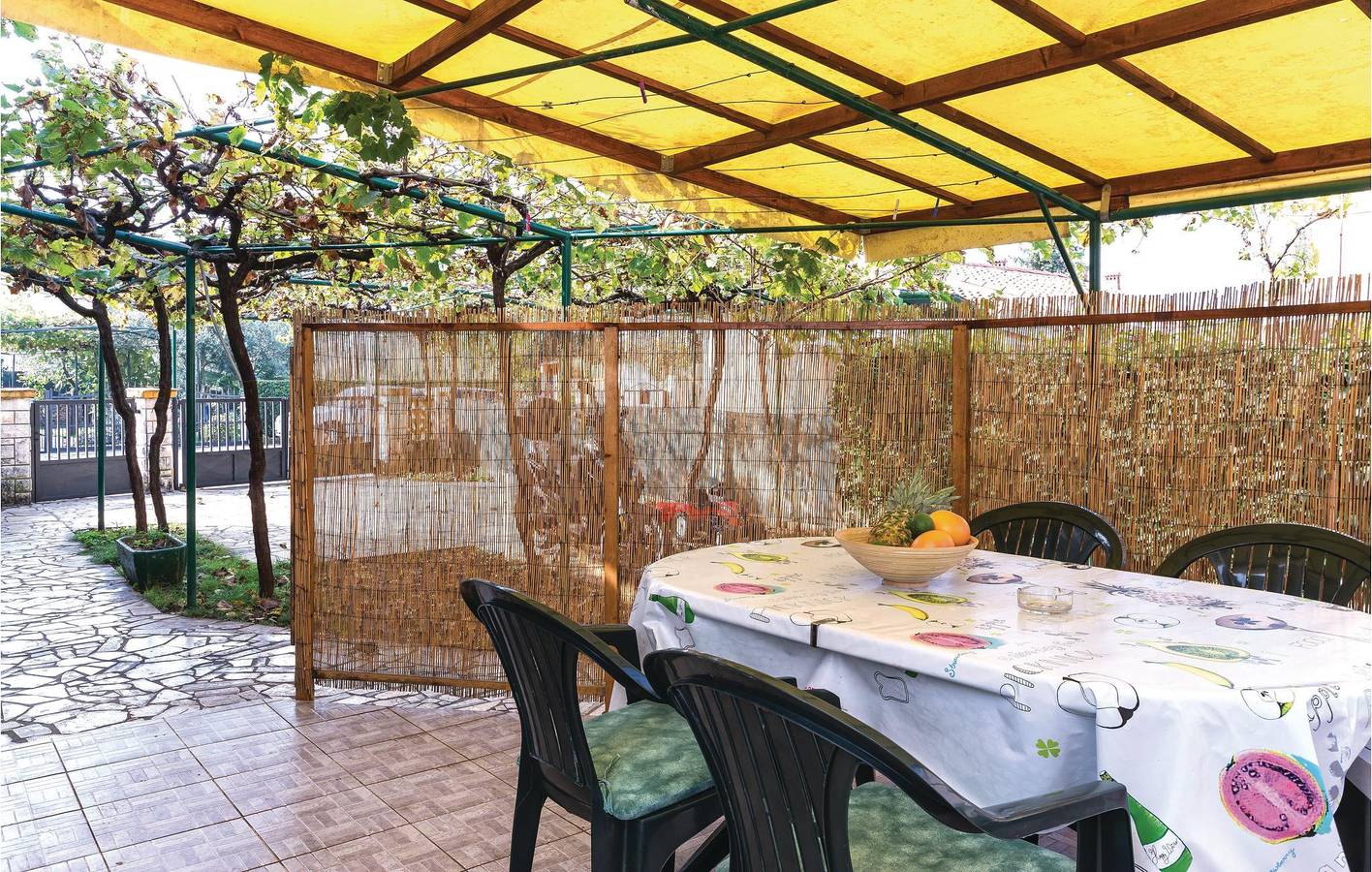 Ganze Ferienwohnung, Ferienwohnung für 4 Personen mit Terrasse in Valbandon, Fazana