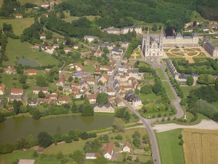 Location de vacances pour 5 personnes, avec Terrasse et Jardin à La Chapelle-Montligeon