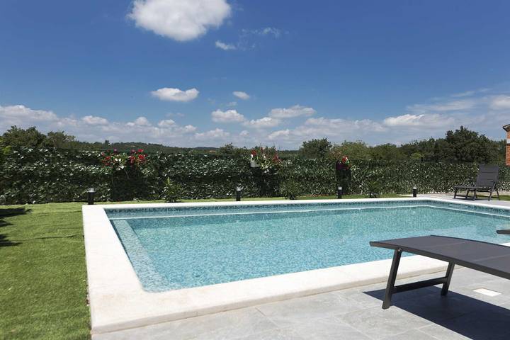 Villa für 8 Personen, mit Pool und Balkon in Labin