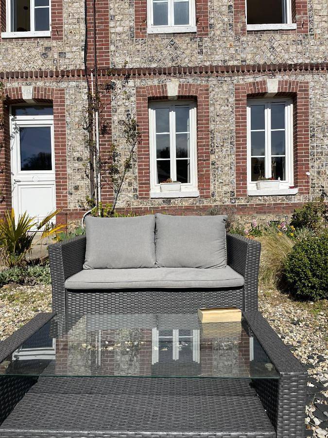 Location de vacances pour 2 personnes, avec terrasse ainsi que vue et jardin à Yport - 3