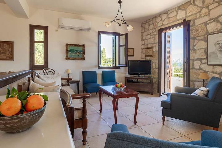 Casa de Piedra Liladi Villa con piscina privada. in Cefalonia