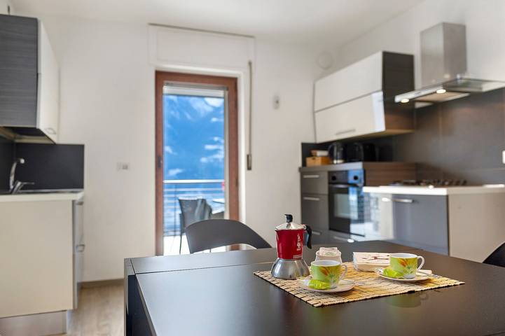Appartement entier, Alpenglow Maison Lugon – Vue sur les montagnes à 5 minutes d’Aoste in Thuvex, Saint-Christophe