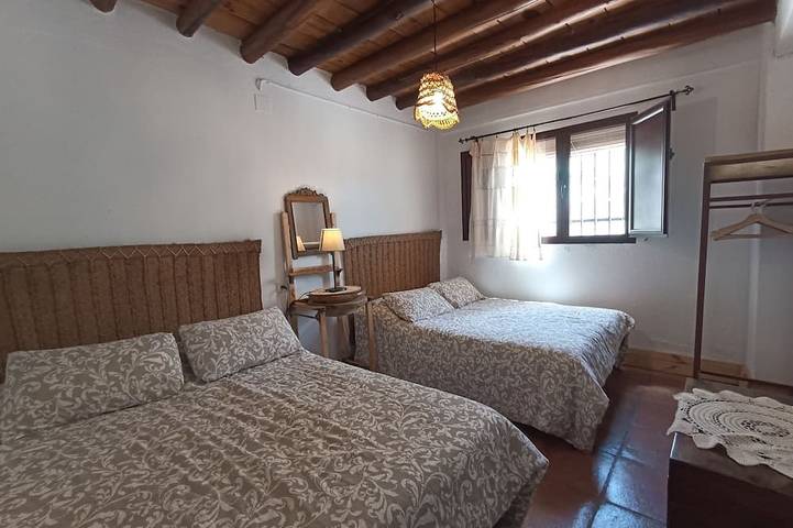 Location de vacances pour 16 personnes, avec jardin à Pruna - 3