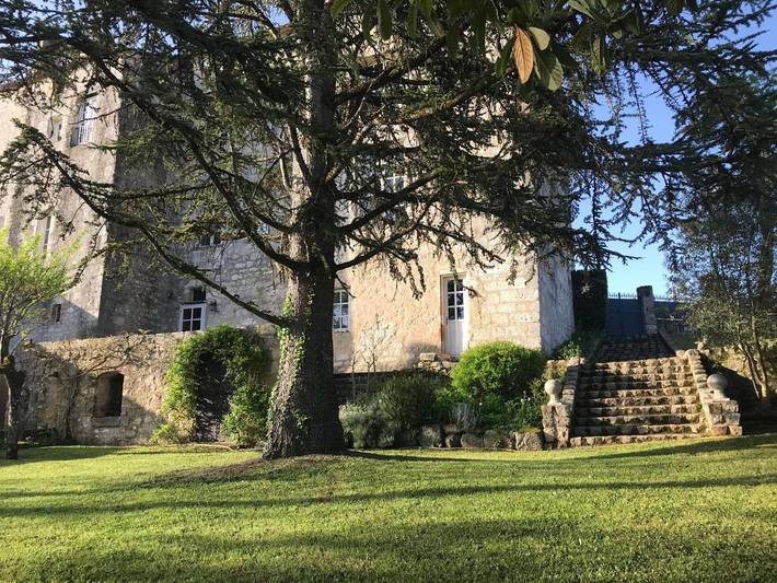 Gîte pour 6 personnes, avec piscine ainsi que vue et jardin à Bouniagues - 2