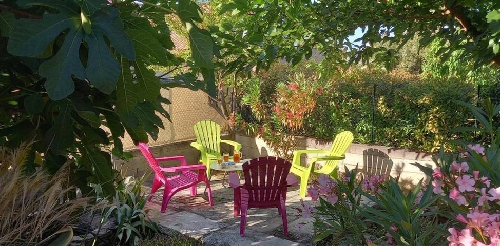 Location de vacances pour 4 personnes, avec jardin et vue, adapté aux familles à Forcalquier