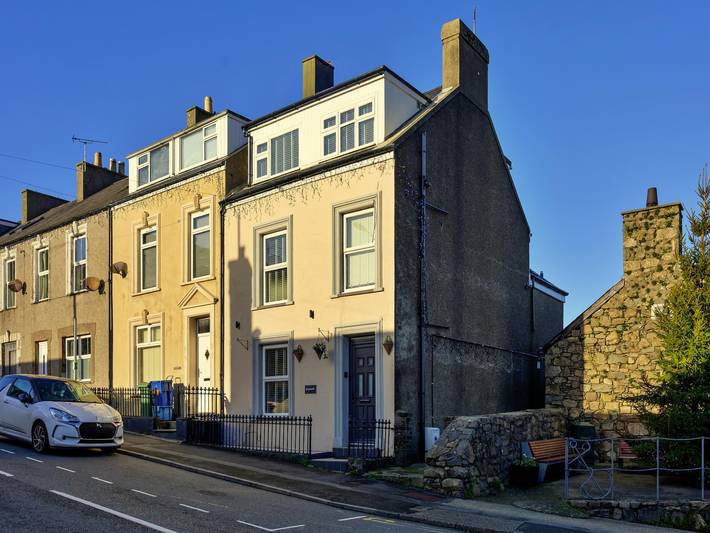 Holiday rental for 9 people, with garden, child-friendly in Nefyn