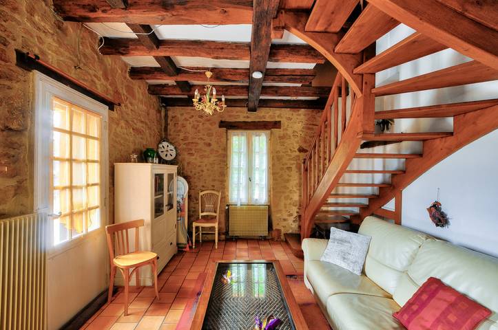 Steinhaus mit Terrasse, ideal für 4 Personen in Sarlat-la-Canéda, Périgord Noir