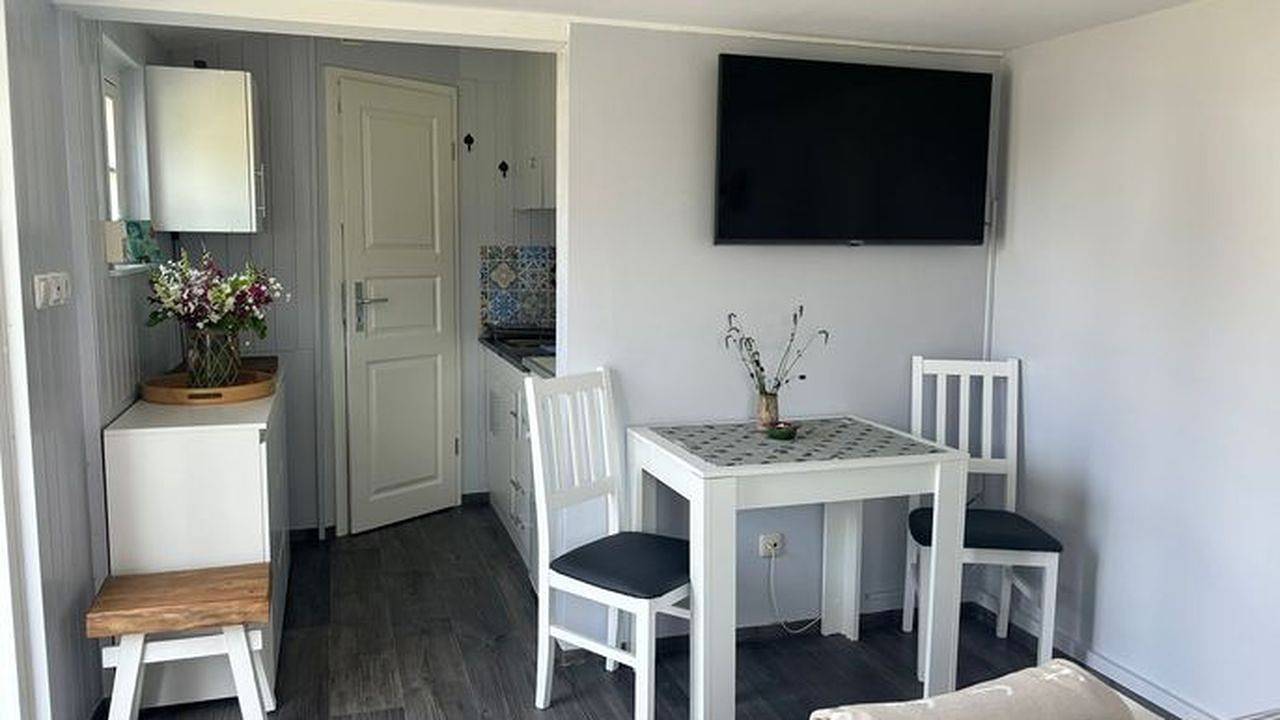 Entire holiday apartment, Ferienwohnung für 1 Person in Hiddensee in Neuendorf Hiddensee Island, Hiddensee