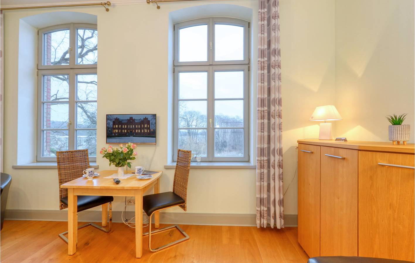 Ganze Ferienwohnung, Ferienwohnung am See mit Terrasse, Parkplatz & TV | Krakow am See in Alt Sammit, Krakow am See
