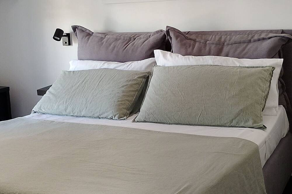 Apartamento entero, Oktò apartments Milazzo: Double Room with Private Bathroom in Milazzo, Provincia de Messina