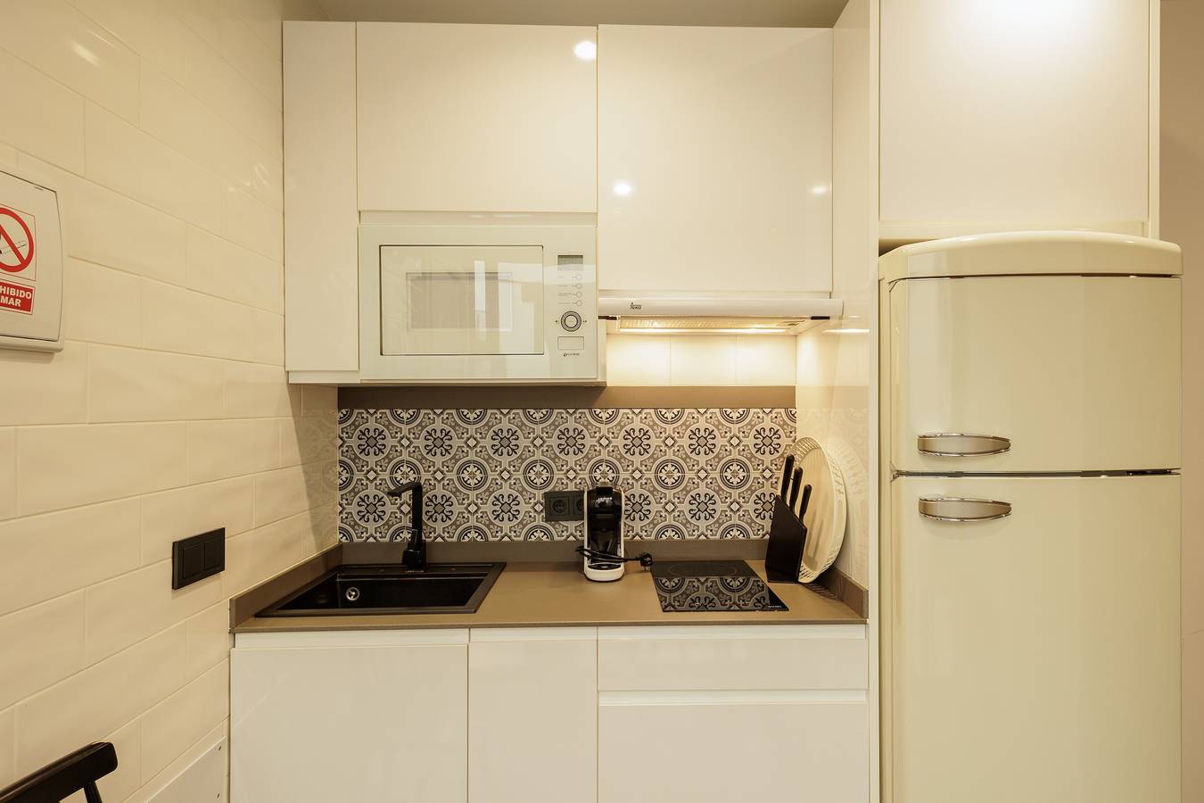 Ganze Wohnung, Suite Balkon Magdalena: Private Terrasse, Pool & Wlan im Herzen von Sevilla in Casco Antiguo, Sevilla