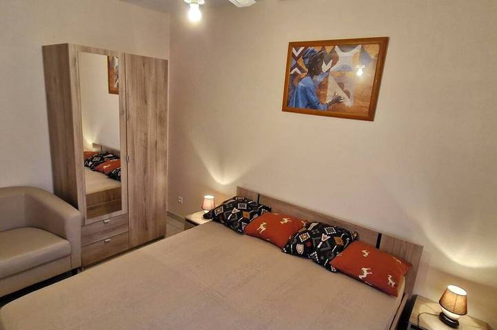 Gîte pour 4 personnes, avec piscine ainsi que sauna et jardin à Saint-Remèze - 2