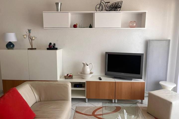 Gîte pour 4 personnes, avec vue sur le lac ainsi que balcon et vue dans Esplanade du Lac ( Aix-les-Bains) - 4