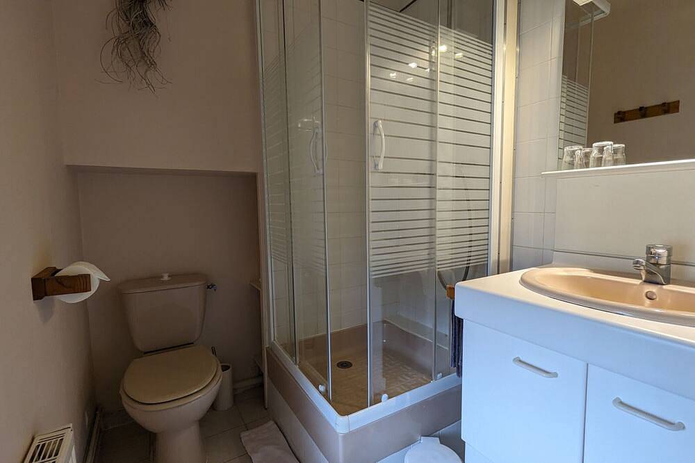 Chambre Jasmin avec piscine et parking au cœur des Châteaux de la Loire in Tavers, Vallée de la Loire