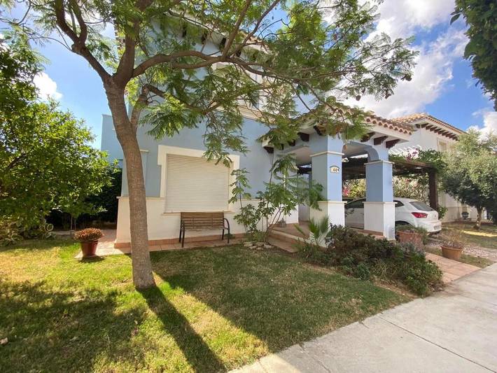 Chalet para 6 personas, con piscina y jardín además de vistas y balcón - 1