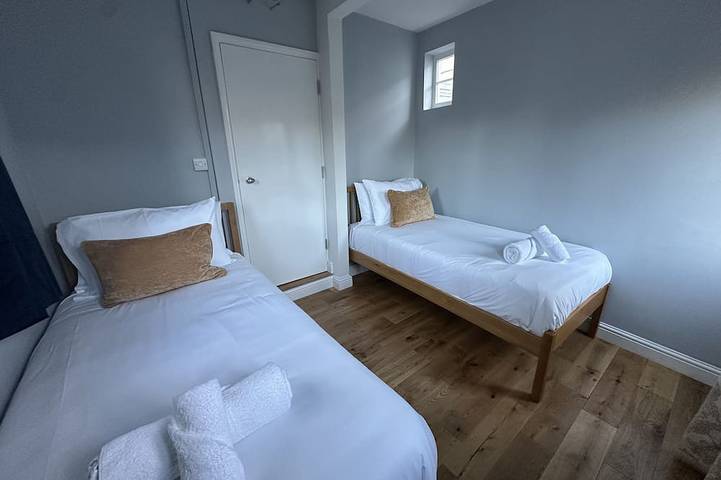 Ganze Wohnung, Familien-Suite – 2 Schlafzimmer & 1.5 Wc in Exeter, Devon