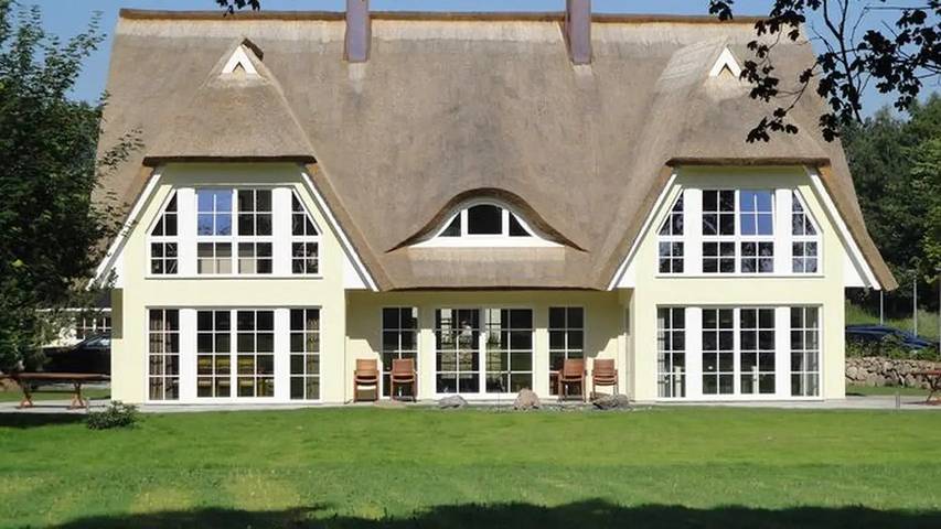 Strandhaus für 6 Personen, mit Whirlpool und Garten in Lobbe