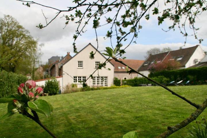 Villa pour 8 personnes, avec jacuzzi et jardin