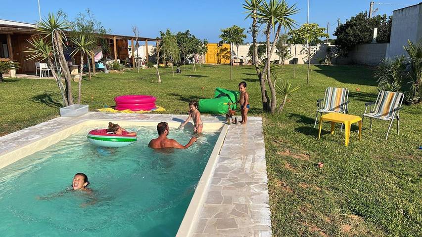 Casa vacanza per 12 persone, con piscina e giardino nonché panorama, con animali domestici a Torchiarolo