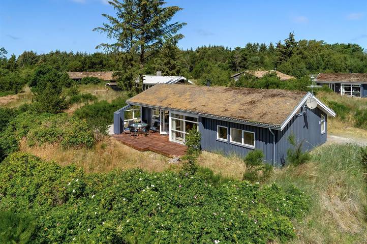 Ferieudlejning for 8 personer, med Jacuzzi og Terrasse samt Sauna i Hune