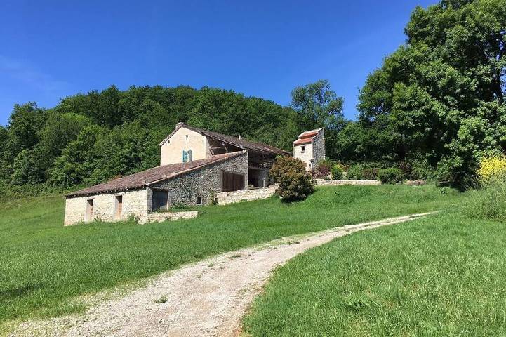 Location de vacances pour 12 personnes, avec jardin à Prayssas