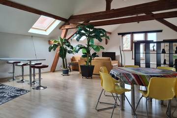 Gîte pour 5 personnes, avec terrasse ainsi que jacuzzi et jardin à Saint-Nabor