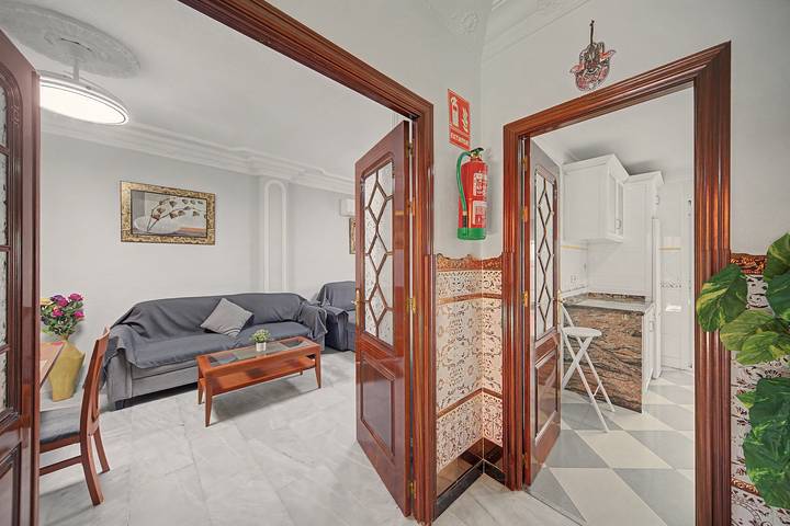 Ganze Wohnung, Casa Alicia – Geräumiges Apartment mit kostenlosem Parkplatz in Sevilla in Este-Alcosa-Torreblanca, Sevilla