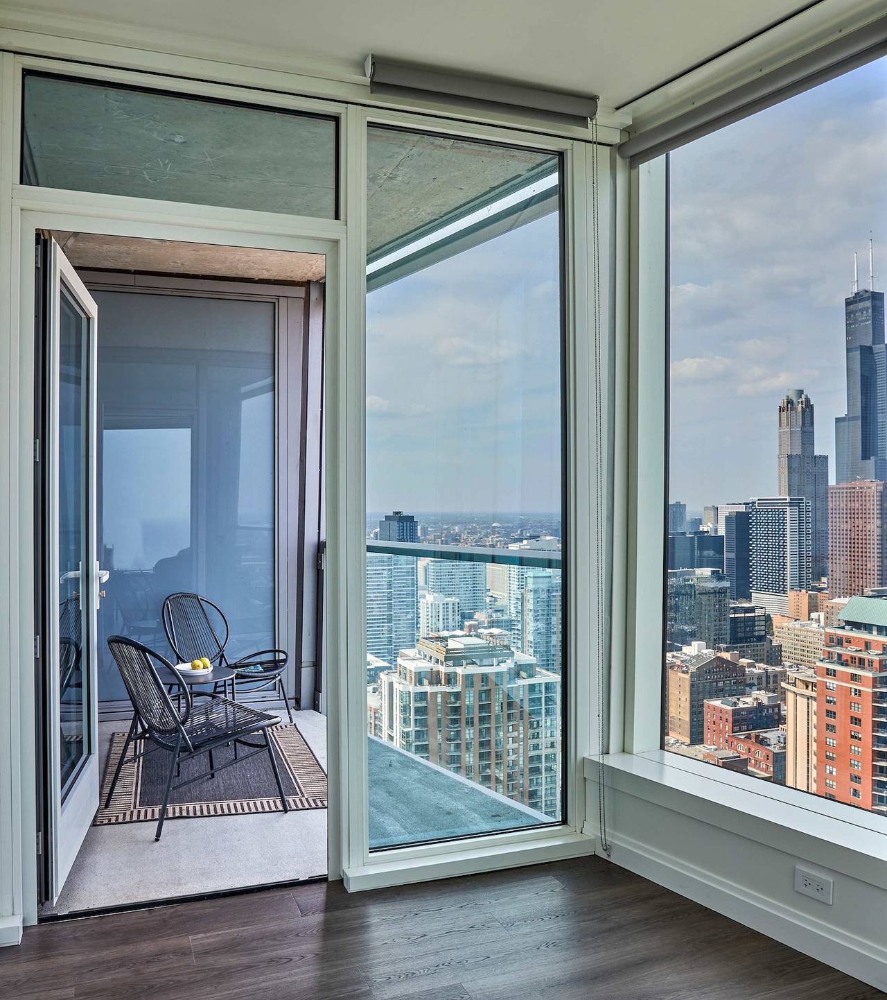 Apartamento entero, 43 Fl World-Class Escape w Breathtaking Lake Views in Chicago, Condado de Cook