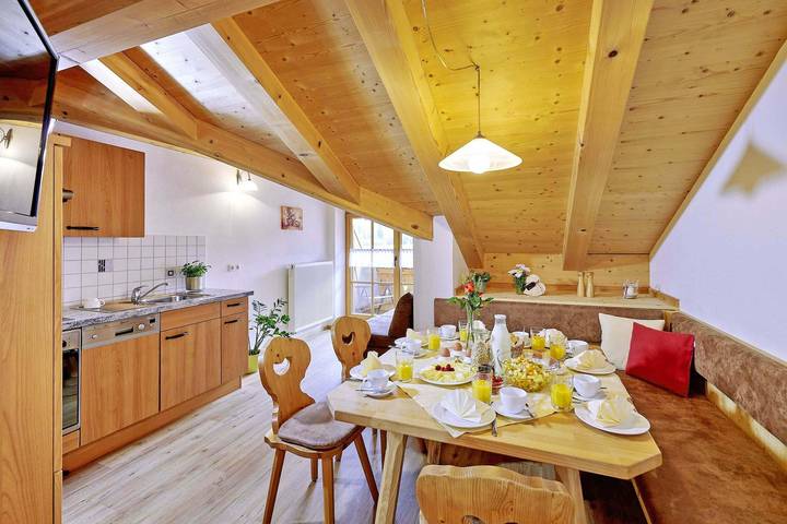 Ferienwohnung für 4 Personen, mit Balkon und Terrasse sowie Garten und Pool im Tölzer Land - 4