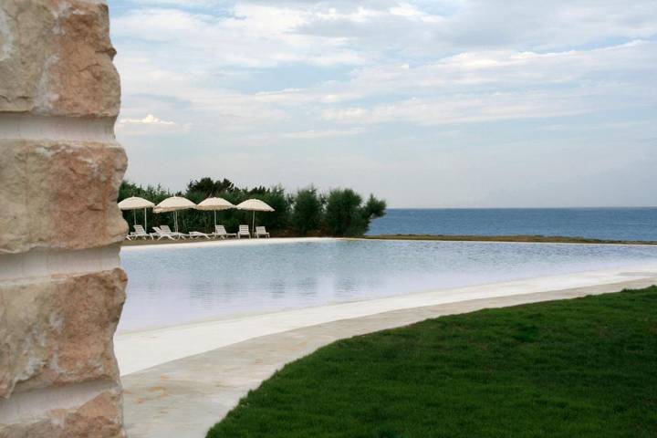 Villaggio vacanza per 3 persone, con Terrazza e Idromassaggio nonché Giardino e Piscina in Provincia di Brindisi