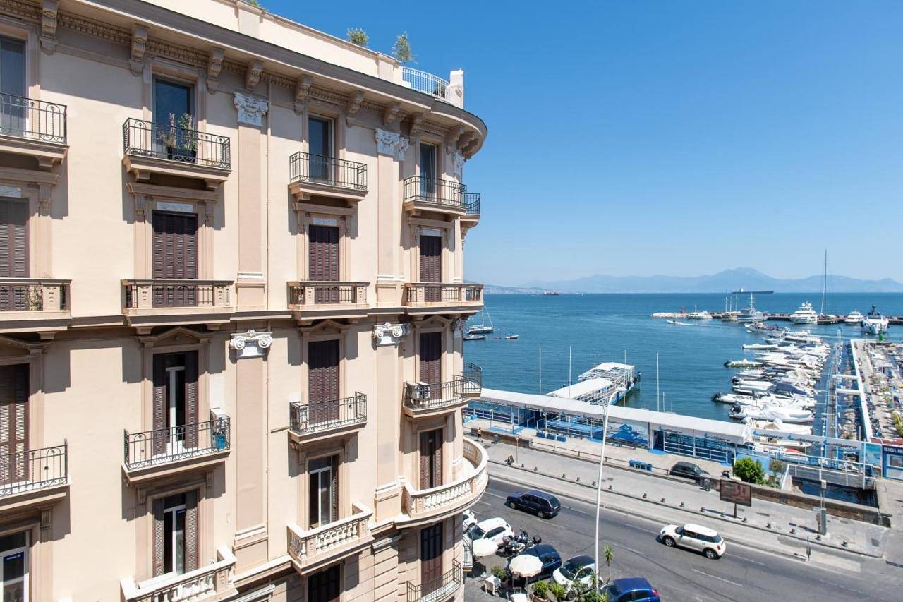Lux Caracciolo in Posillipo, Napoli