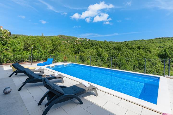 Villa für 6 Personen, mit Terrasse und Pool in Labin - 4