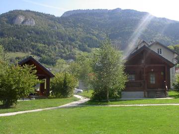 Maison de campagne pour 5 personnes, avec piscine ainsi que jardin et terrasse, animaux acceptés à Lans-en-Vercors