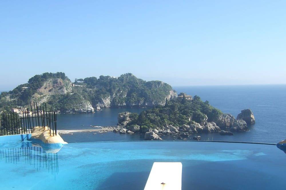 Ottima posizione: villa a Taormina (baia di Isola Bella) in Taormina, Provincia di Messina