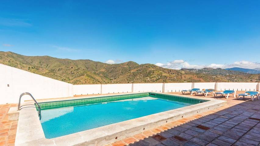 Casa rural para 16 personas, con balcón/terraza en El Borge